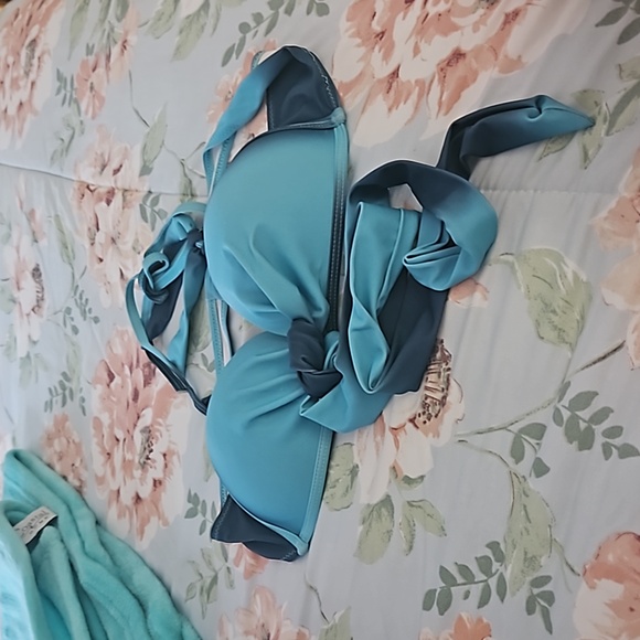 Knotted tie bikini top blue green size XL in excellent condition - Picture 2 of 4